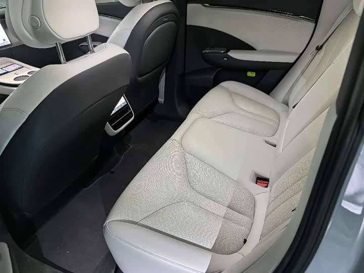 Фото 4 - XPeng G7