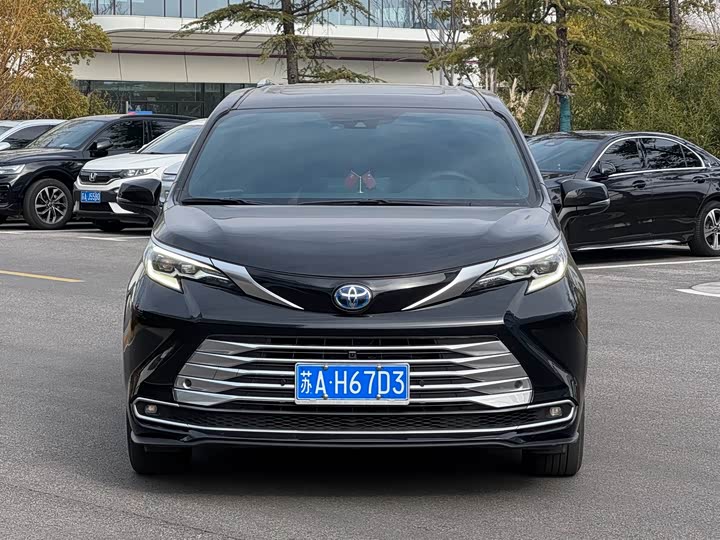 Фото 2 - Toyota Sienna