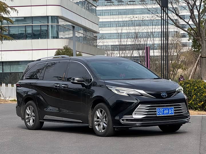 Фото 3 - Toyota Sienna