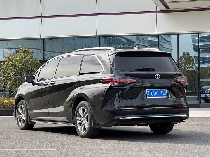 Фото 5 - Toyota Sienna