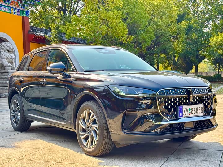 Фото 6 - Lincoln Corsair