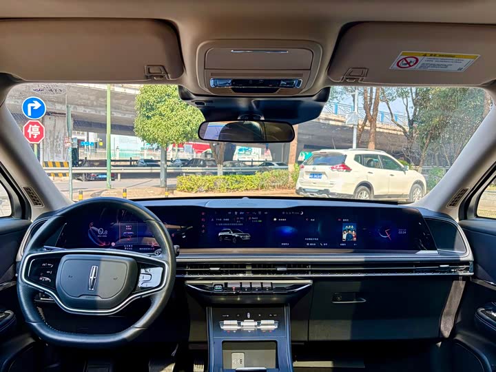 Фото 8 - Lincoln Corsair