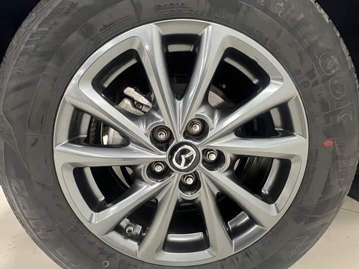 Фото 8 - Mazda CX-4