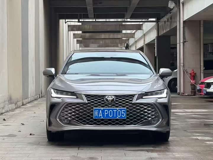 Фото 2 - Toyota Avalon