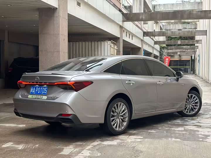 Фото 6 - Toyota Avalon