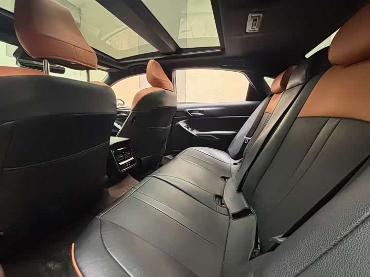 Фото 9 - Toyota Avalon