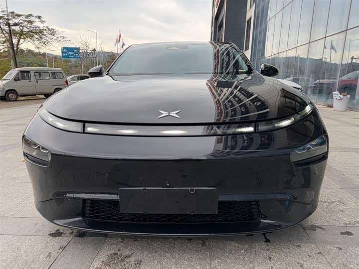 Фото 2 - XPeng P7