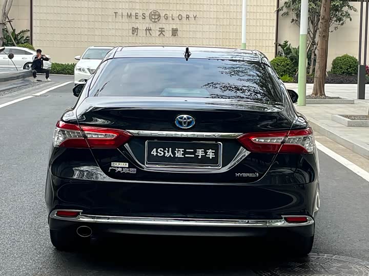 Фото 6 - Toyota Camry