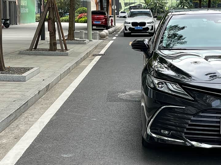 Фото 7 - Toyota Camry