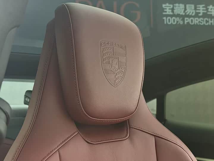 Photo 5 - Porsche Taycan