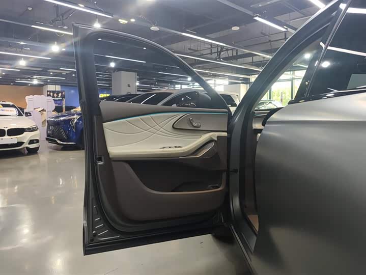 Фото 7 - Exeed RX C-DM Hybrid