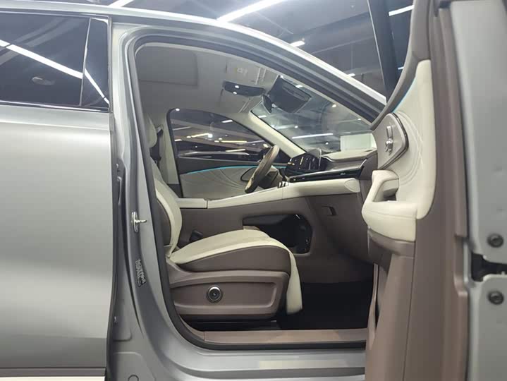 Фото 8 - Exeed RX C-DM Hybrid