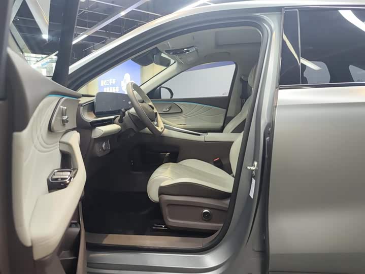 Фото 9 - Exeed RX C-DM Hybrid