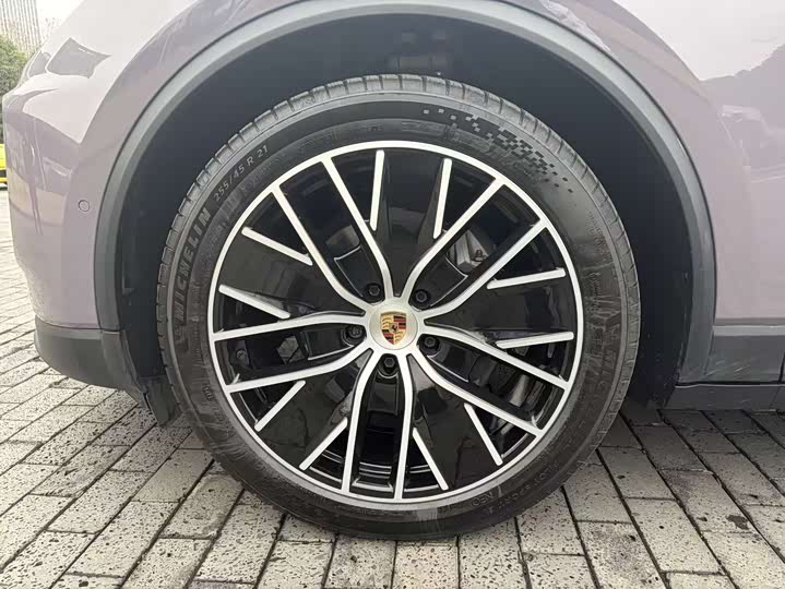 Фото 4 - Porsche Macan EV