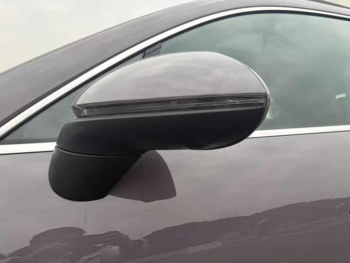 Фото 5 - Porsche Macan EV