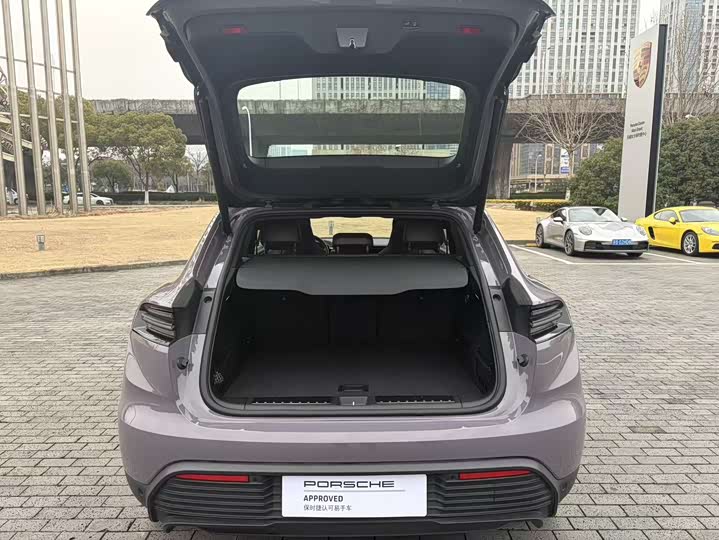 Фото 9 - Porsche Macan EV