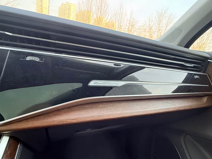 Фото 8 - Audi A8