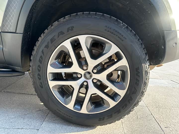 Фото 7 - Land Rover Defender