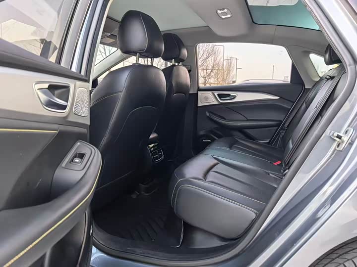 Фото 6 - Roewe i6 Max EV