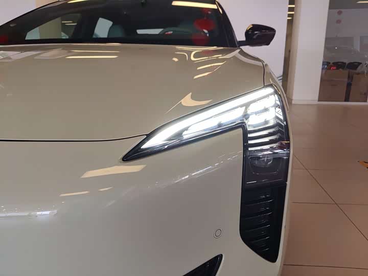 Фото 6 - Hongqi EH7