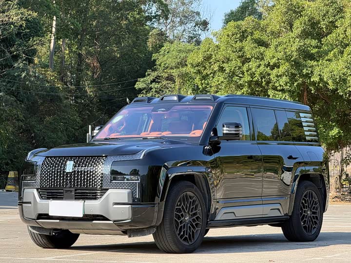 Фото 2 - BYD Yangwang U8