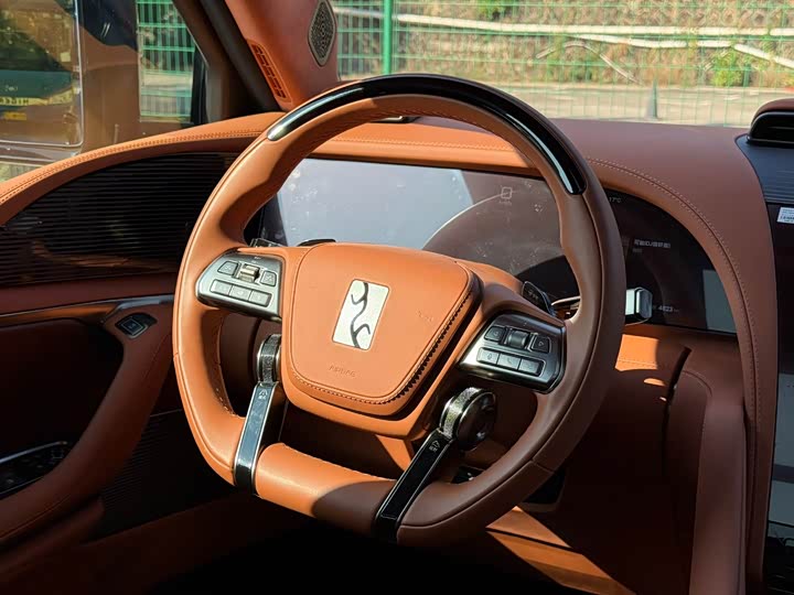 Фото 6 - BYD Yangwang U8