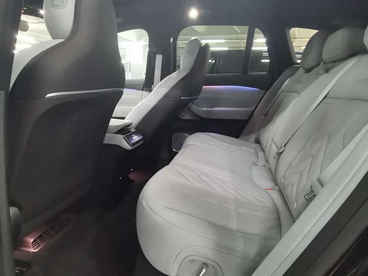 Фото 8 - Nio ES6