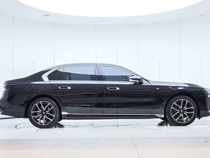 Фото 7 - BMW 7 Series