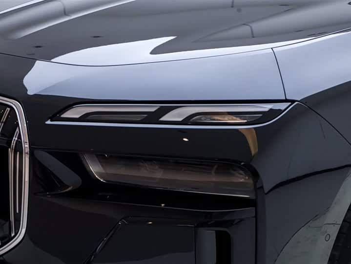 Фото 9 - BMW 7 Series