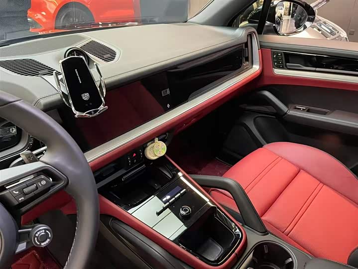 Фото 8 - Porsche Cayenne