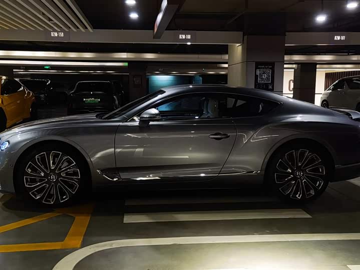 Фото 3 - Bentley Continental GT