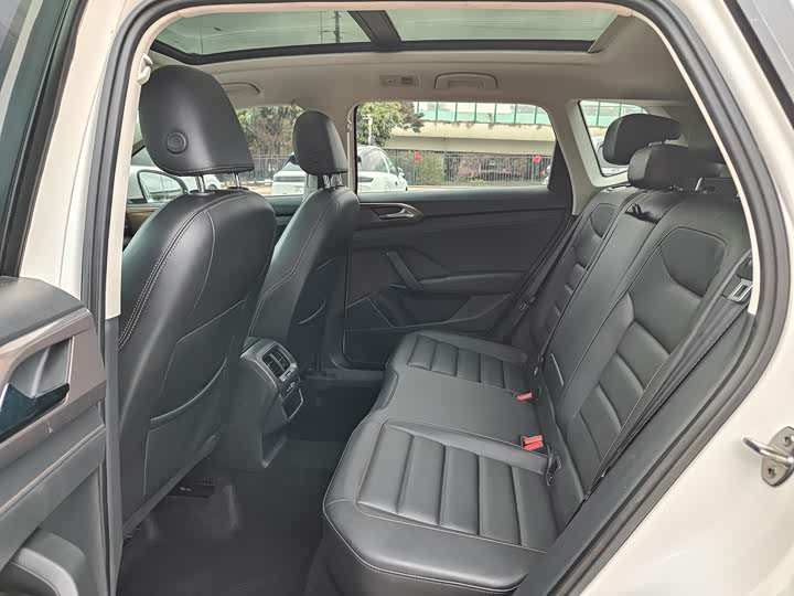 Фото 6 - Volkswagen Tharu