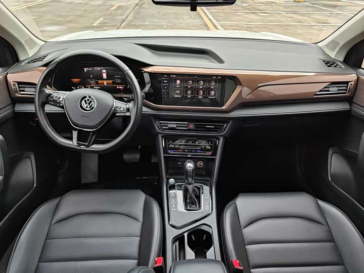 Фото 7 - Volkswagen Tharu