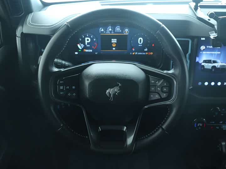 Фото 5 - Ford Bronco