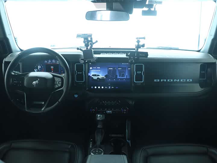 Фото 9 - Ford Bronco