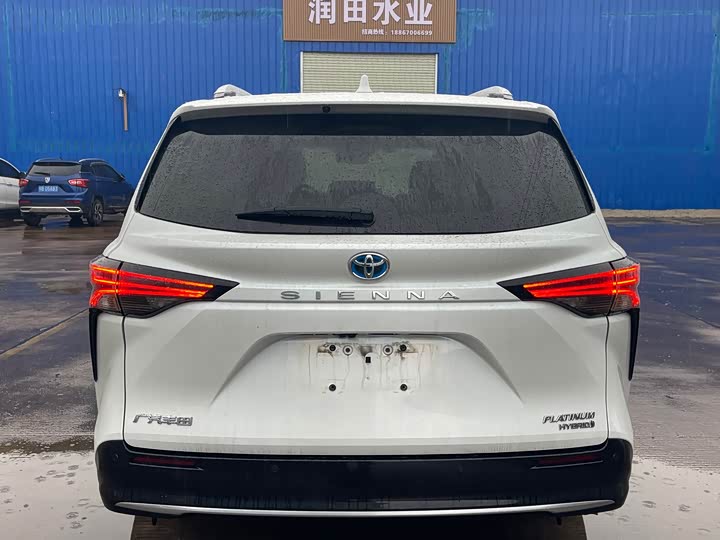 Фото 5 - Toyota Sienna