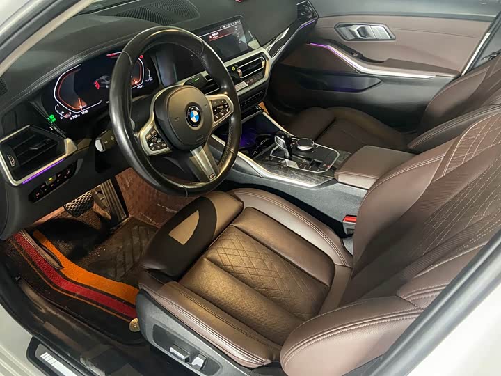 Photo 3 - BMW 3 Series