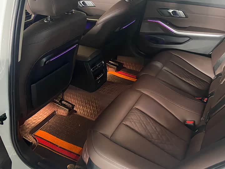 Photo 7 - BMW 3 Series