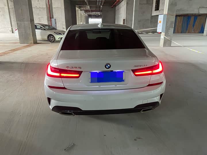 Photo 8 - BMW 3 Series