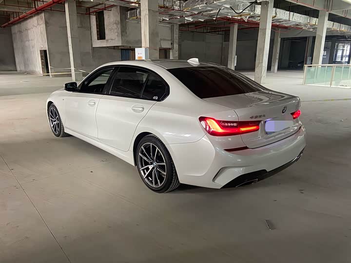 Photo 9 - BMW 3 Series