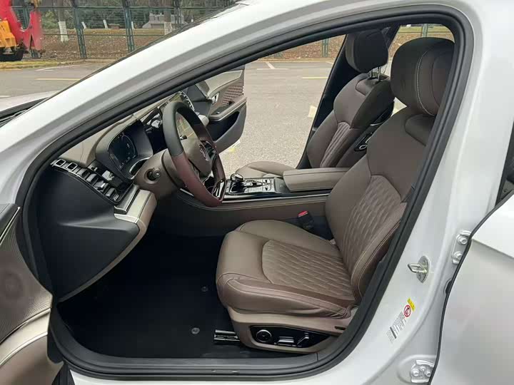 Фото 4 - BYD Han