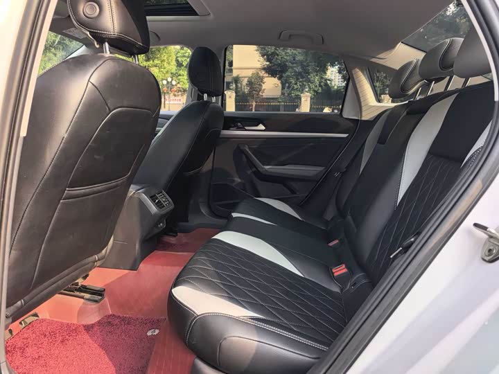 Фото 4 - Volkswagen Lavida