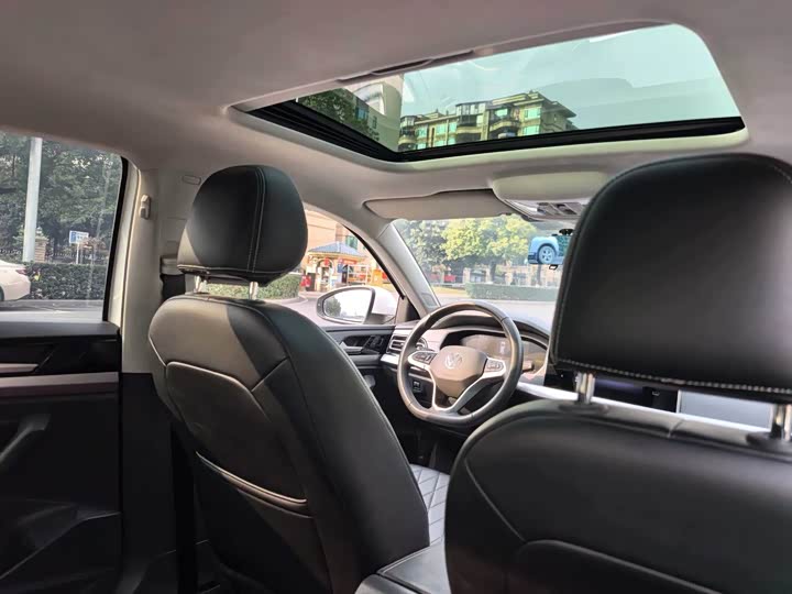 Фото 7 - Volkswagen Lavida