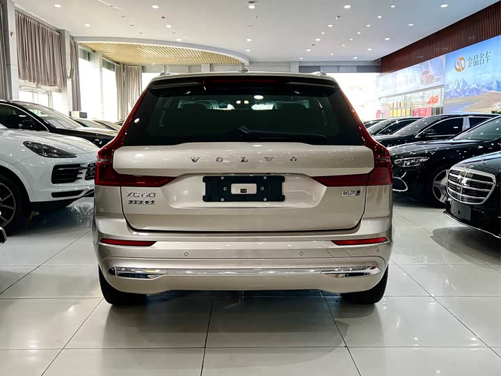 Фото 4 - Volvo XC60