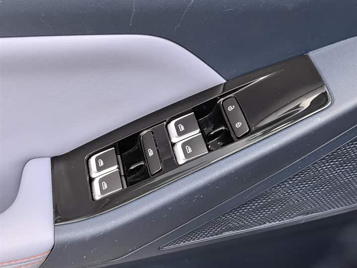 Фото 9 - Geely Geometry E Firefly