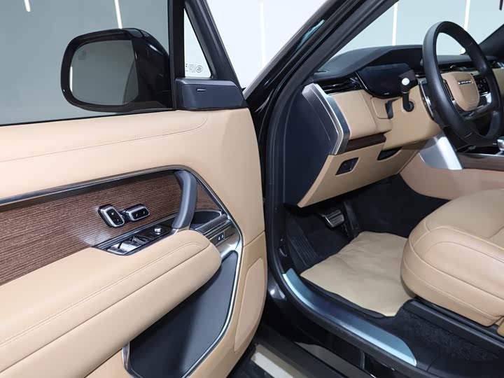 Photo 6 - Land Rover Range Rover