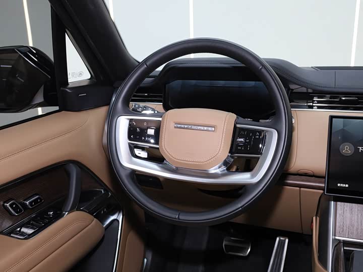 Photo 7 - Land Rover Range Rover