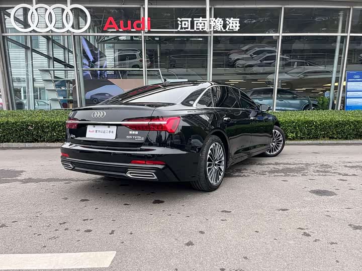 Фото 4 - Audi A6L Hybrid