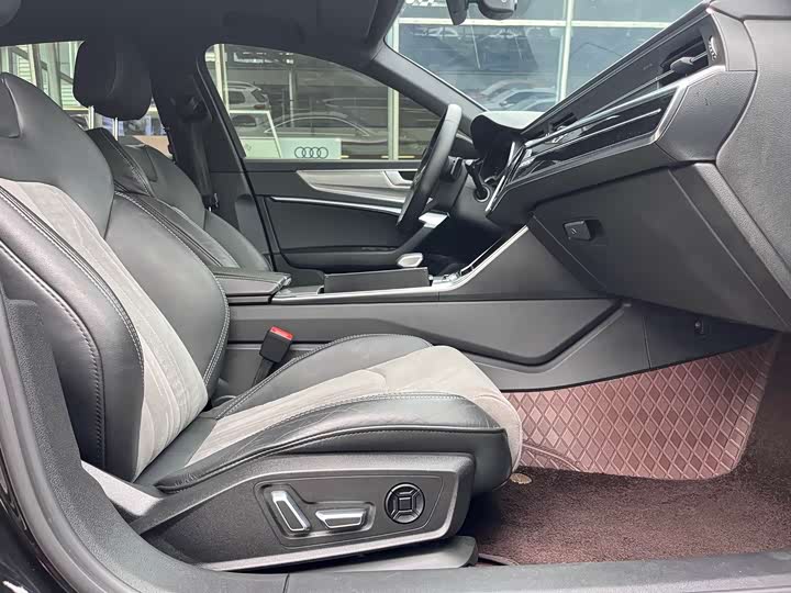 Фото 6 - Audi A6L Hybrid