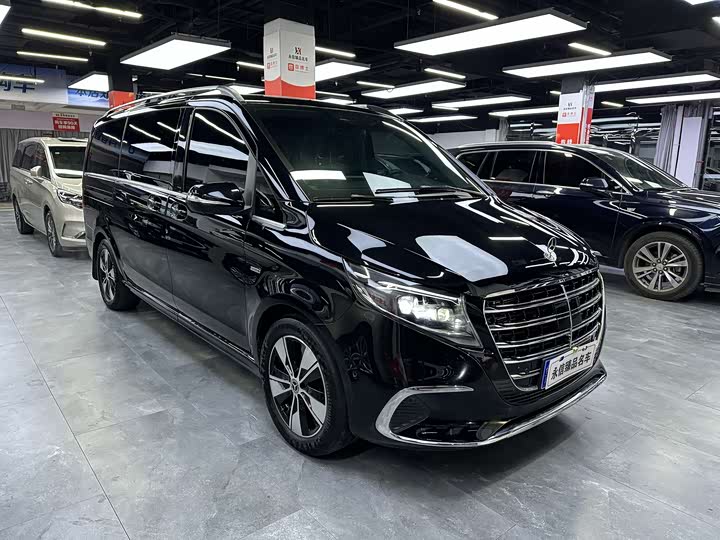 Фото 3 - Mercedes-Benz V-Class